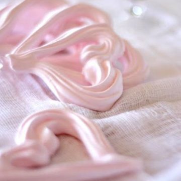 MERINGUE RECIPE FOR VALENTINE'S DAY