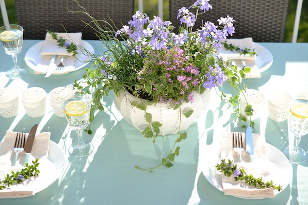 A Spring Tablescape Perfect for Al fresco Dining