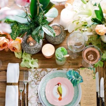 5 TROPICAL TABLESCAPES TO INSPIRE YOUR NEXT OUTDOOR SUMMER PARTY