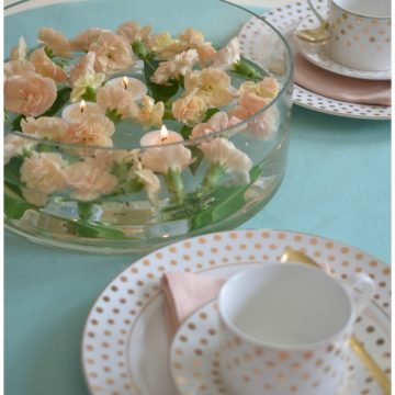 DIY FLOATING FLORAL CENTERPIECE