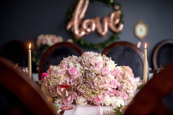 Holiday Tabletop: HOW TO THROW A BEAUTIFULLY BLUSH GALENTINE'S DAY SOIREE