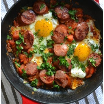 SMOKED SAUSAGE + EGG BREAKFAST SKILLET RECIPE