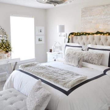 ADDING A BIT OF CHRISTMAS IN THE BEDROOM