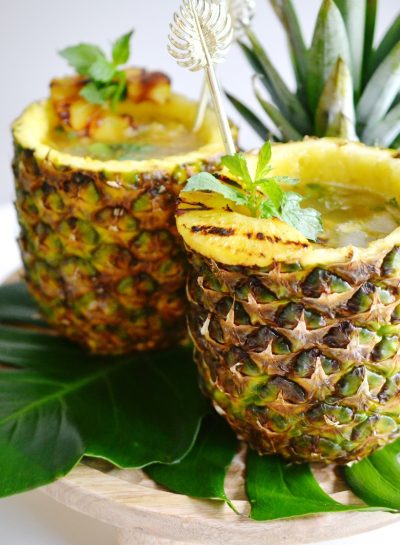 SUMMER COCKTAIL RECIPE: A GRILLED PINEAPPLE MOJITO...IN A PINEAPPLE OF COURSE! BLUE APRON RECIPE