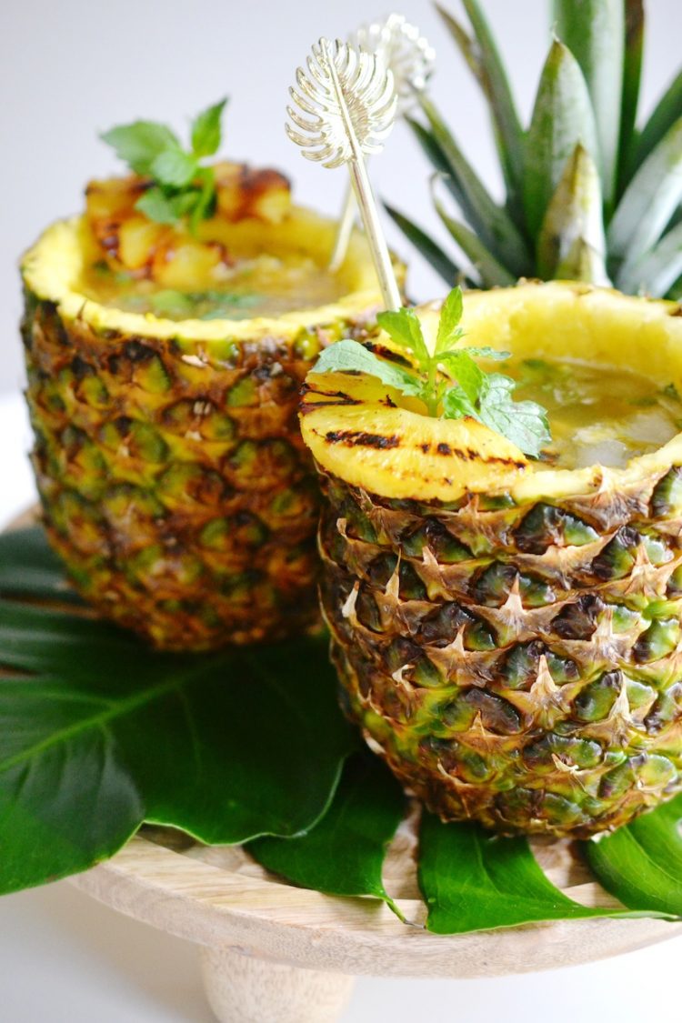 SUMMER COCKTAIL RECIPE: A GRILLED PINEAPPLE MOJITO...IN A PINEAPPLE OF COURSE! BLUE APRON RECIPE
