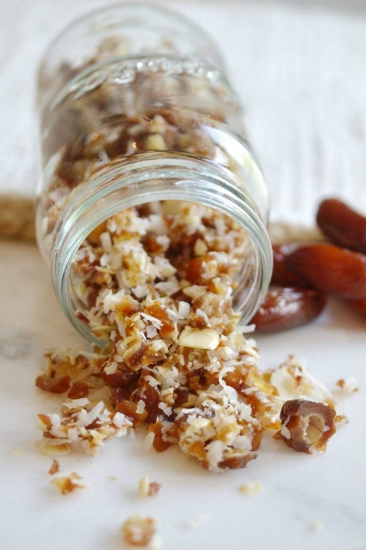 RAW DATE GRANOLA - A HEALTHIER SNACK OPTION