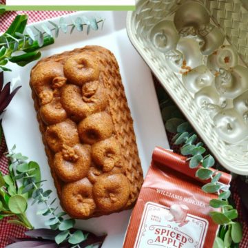 An Easy Fall Baking Idea: WILLIAMS SONOMA SPICED APPLE QUICK BREAD MIX BAKED IN A APPLE LOAF PAN