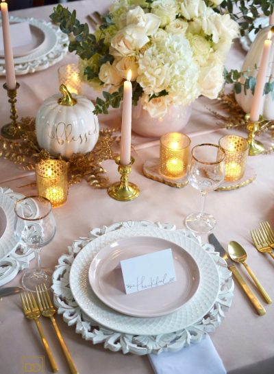 A FRIENDSGIVING TABLESCAPE WITH A FEMININE COLOR PALETTE {PINK, WHITE AND GOLD}