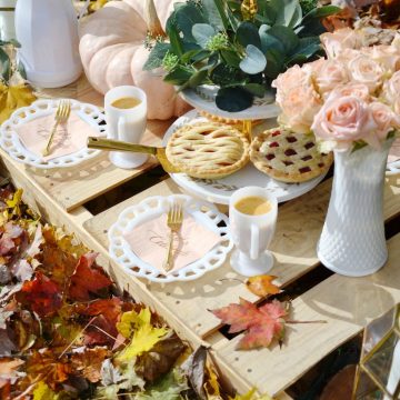 CELEBRATE THE FALL SEASON WITH A PICNIC OF PIES & COFFEE