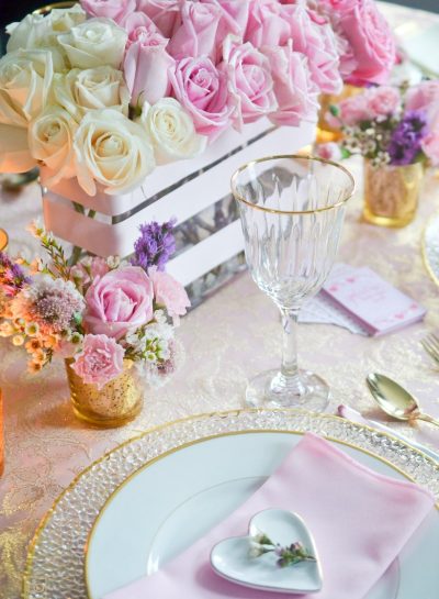 A PINK OMBRE + GOLD GALENTINE’S TABLESCAPE FOR VALENTINE’S DAY
