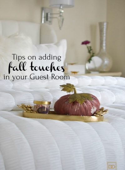 TIPS ON ADDING SEASONAL FALL DECOR IN A GUEST ROOM
