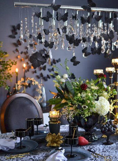 HALLOWEEN TABLESCAPE INSPIRATION: A WICKEDLY ELEGANT BLACK BUTTERFLY & FLORAL soi·rée