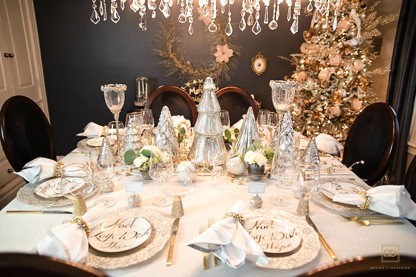 DESIGN BY OCCASION CHRISTMAS HOME TOUR. DINING ROOM WITH AND ELEGANT SILVER & GOLD TABLESCAPE.