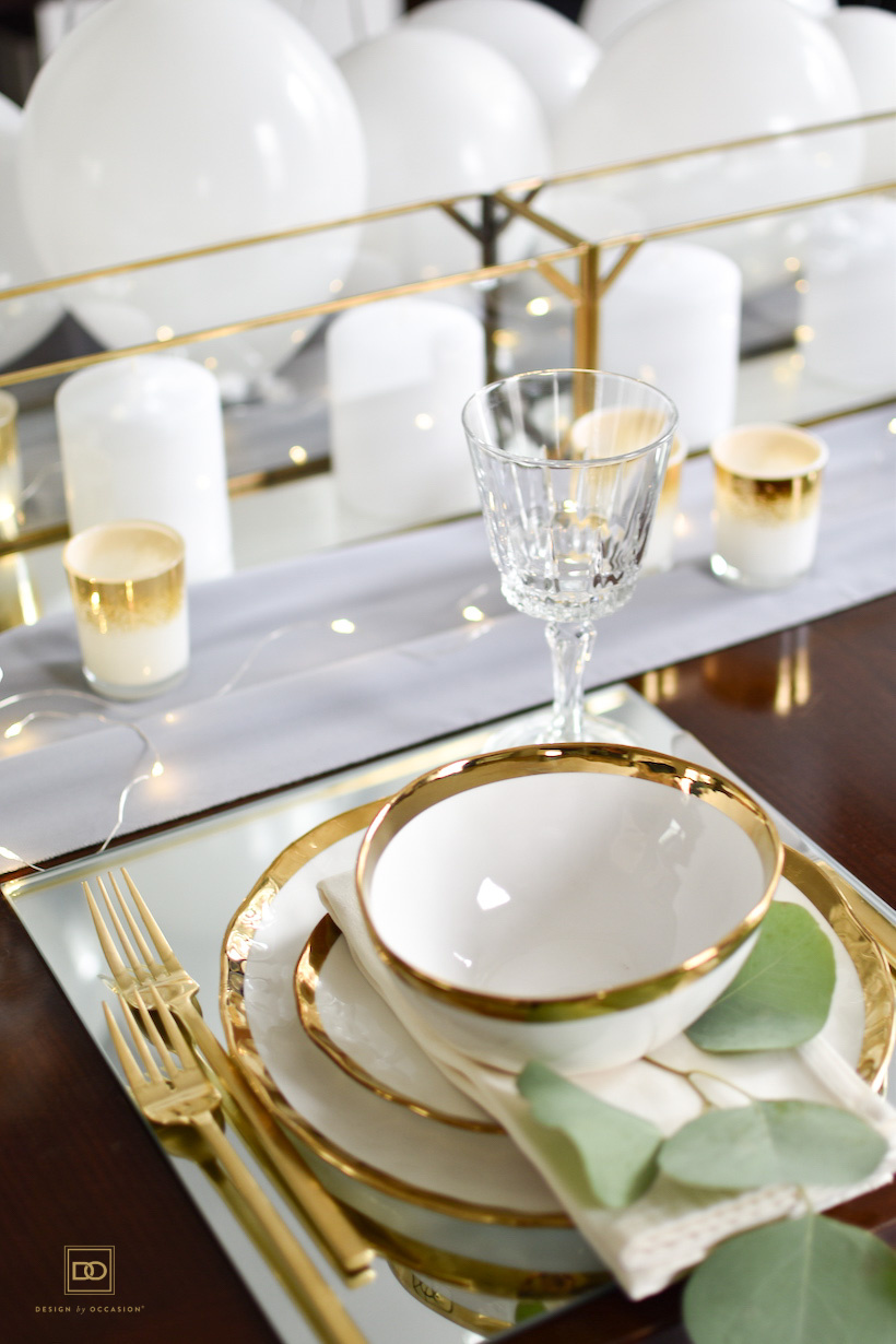 WHITE AND GOLD PLACE SETTING