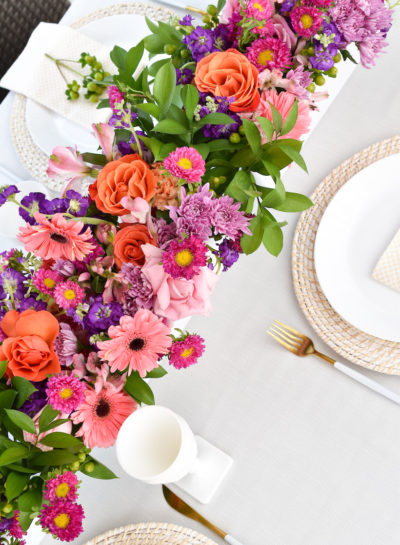 HOW TO CREATE AN EYE-CATCHING FLOWER TABLE CENTERPIECE WITH PRE-MADE BOUQUETS
