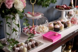 Holiday Tabletop: HOW TO THROW A BEAUTIFULLY BLUSH GALENTINE'S DAY SOIREE