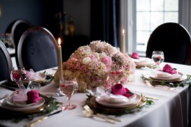 Holiday Tabletop: HOW TO THROW A BEAUTIFULLY BLUSH GALENTINE'S DAY SOIREE