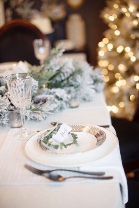 DESIGN BY OCCASION HOLIDAY HOME TOUR {PART 1}: SNOWY WHITE DINING ROOM