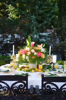 HOSTING A TROPICAL THEMED DINNER PARTY