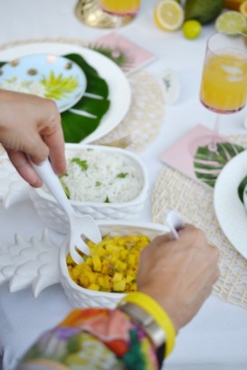 HOSTING A TROPICAL THEMED DINNER PARTY