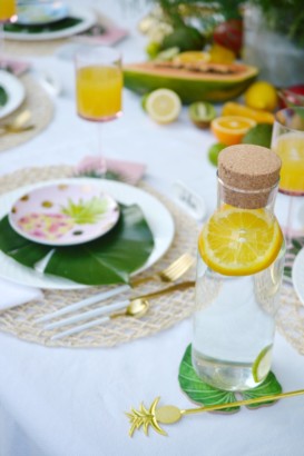 HOSTING A TROPICAL THEMED DINNER PARTY
