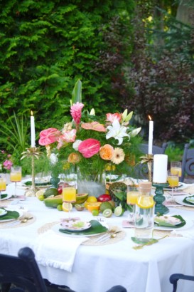 HOSTING A TROPICAL THEMED DINNER PARTY