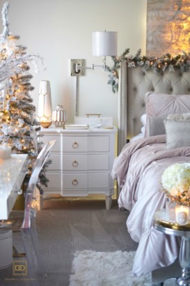 MY CHRISTMAS HOME TOUR:A STYLISHLY COZY CHRISTMAS BEDROOM