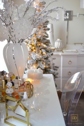 MY CHRISTMAS HOME TOUR:A STYLISHLY COZY CHRISTMAS BEDROOM