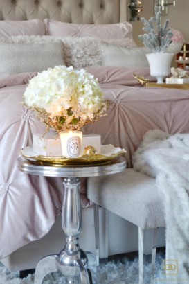 MY CHRISTMAS HOME TOUR:A STYLISHLY COZY CHRISTMAS BEDROOM