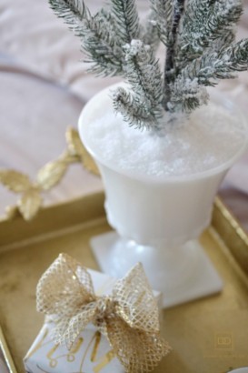 MY CHRISTMAS HOME TOUR:A STYLISHLY COZY CHRISTMAS BEDROOM