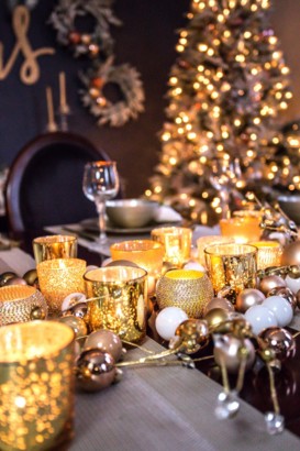CHRISTMAS HOME TOUR: DINING ROOM SNEAK PEEK