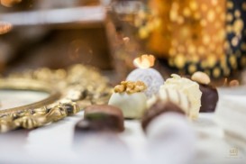 CHRISTMAS HOME TOUR: A GILDED & GLOWING DINING ROOM {PART 2 OF 3}
