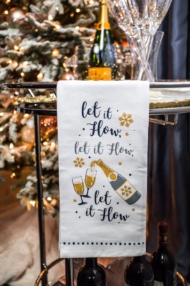 CHRISTMAS HOME TOUR: DINING ROOM SNEAK PEEK